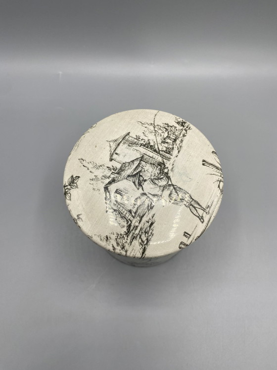 Cylindrical Tin Box, Toile de Jouy Design, Pastoral Scenes – Decorative Objects, Iron (photo 3 of 5)