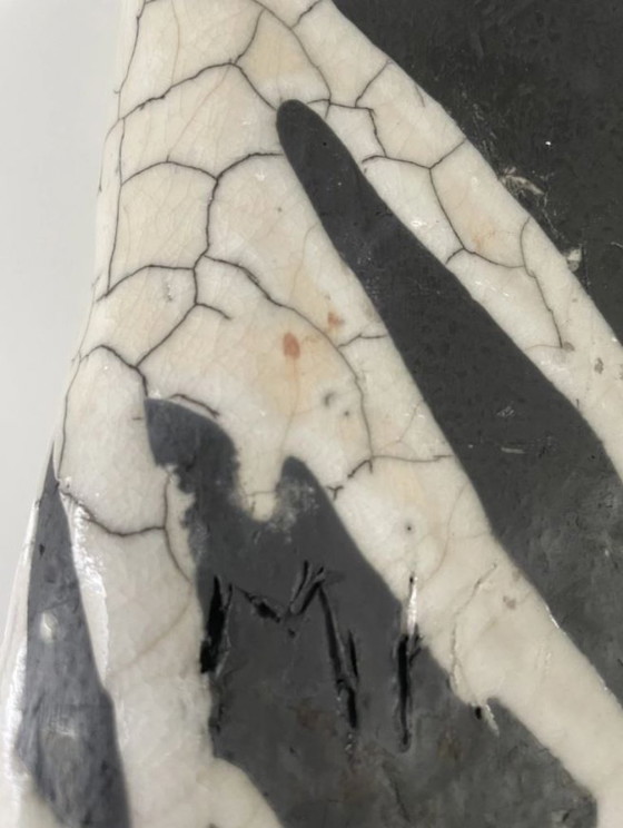 Image 1 of Sculpture murale en céramique – torse féminin en glaçure raku