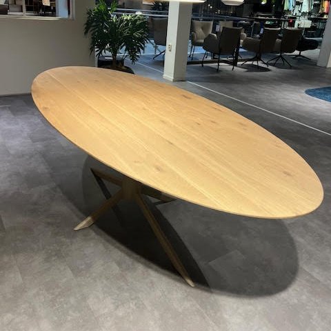 Image 1 of Tavolo da pranzo Cavoli