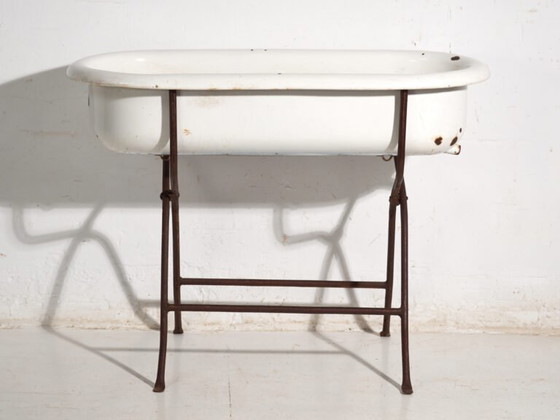 Antique bathtub in enamelled iron – Central Europe, circa 1950 #9 – Decorative Objects, Industrieel (photo 38 of 40)