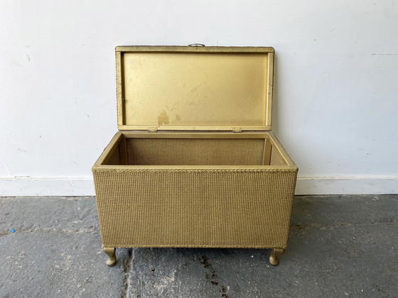 Image 1 of Boîte à couvertures / Ottoman Lloyd Loom vintage des années 1950