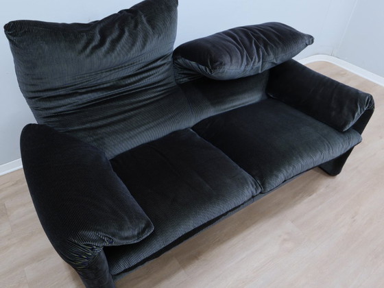 Image 1 of Divano Maralunga a 2 posti in velluto a righe Cassina anni '80