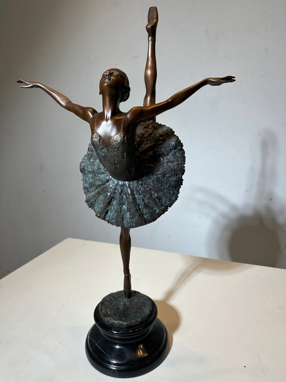 Estatua de bailarina de bronce – Esculturas (photo 3 of 5)