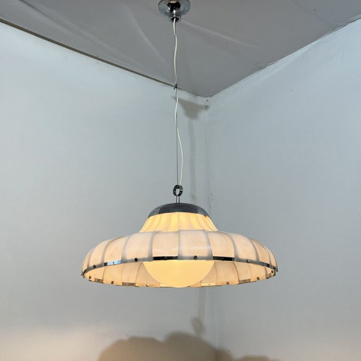 Harvey iGuzzini „Meblo“ Space Age Pendelleuchte aus den 1960er Jahren – hanglampen, Plexiglass, Metal