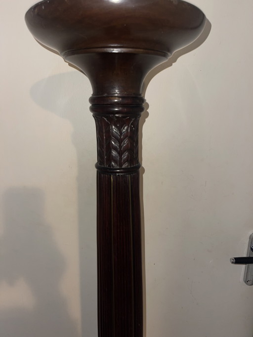 Pied de Stalle georgiano. Puntgaaf. 19e eeuw.