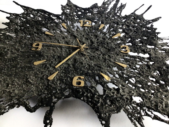 Image 1 of Orologio da parete brutalista in metallo