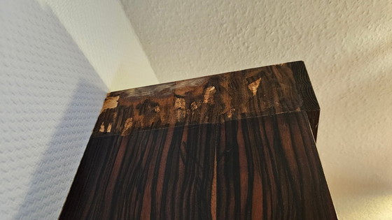 Image 1 of 7 estanterías Art Déco de ébano de Makassar