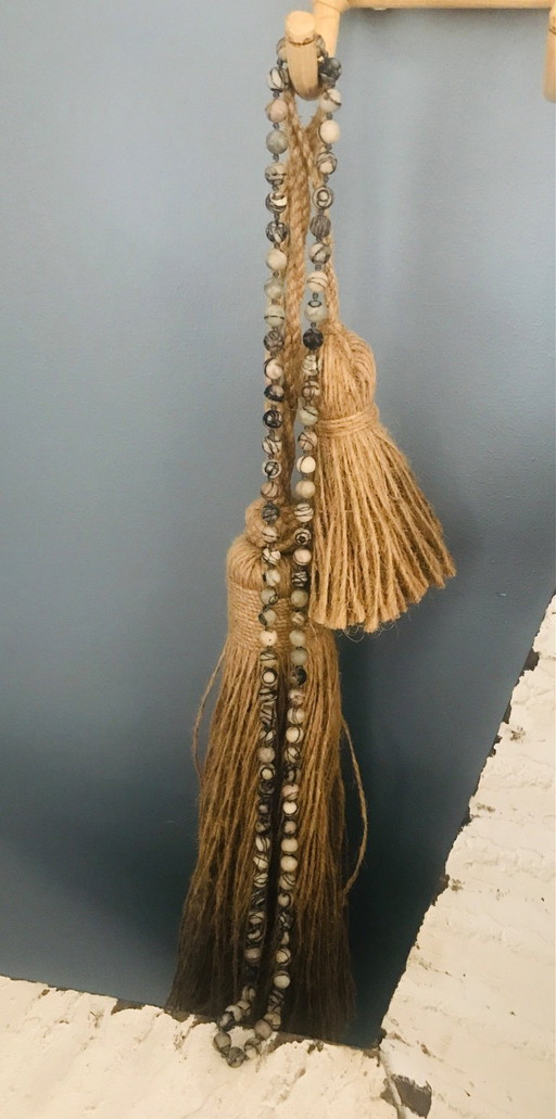 Lange halsketting met kralen van natuurlijke jaspis.