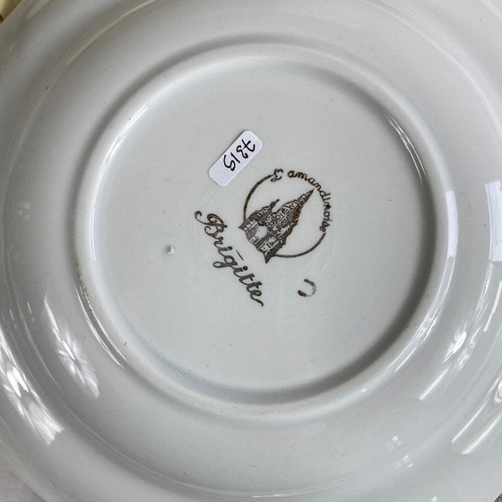 Image 1 of 6 antieke crèmekleurige aardewerken soepborden met verguldsel, Amandinoise-patroon, Brigitte-design