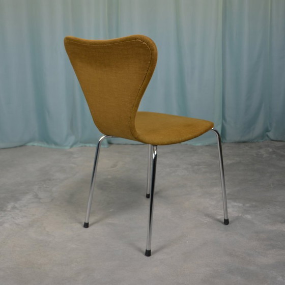 Image 1 of 5x butterfly chairs