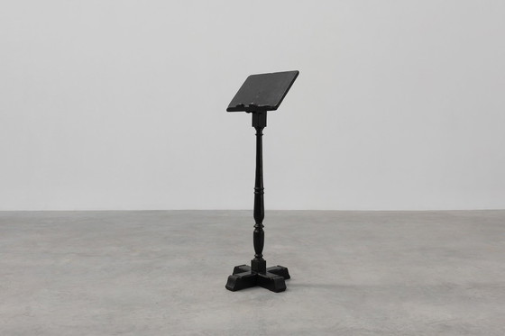 Image 1 of Französisches rustikales schwarzes Bücherregal aus Massivholz, ca. 1850