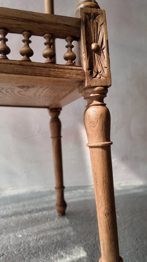 Image 1 of Tavolino laterale antico bretone in legno massello intagliato - Arte popolare del XIX/XX secolo