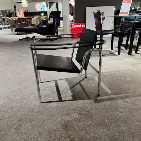 Image 1 of Cassina LC1 fauteuil