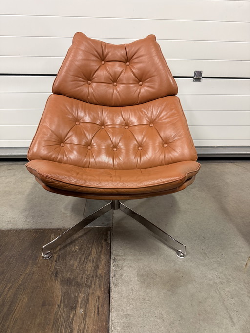 Artifort F588 G. Harcourt in Cognac leather, with 4-star base (rarer!)