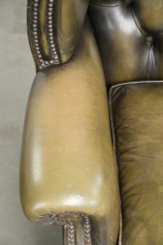 Charaktervoller grüner Rindsleder Chesterfield Ohrensessel im englischen Stil – Leather (photo 8 of 14)