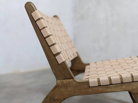 Chic Moroccan armchair in leather (photo 3 of 13)