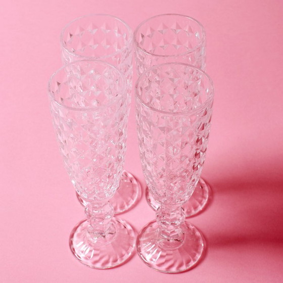 Set of 4 Vintage Pressed Glass Champagne Flutes, Clear Italian Stemware / 2000s – Glass & Decanter (photo 13 of 13)