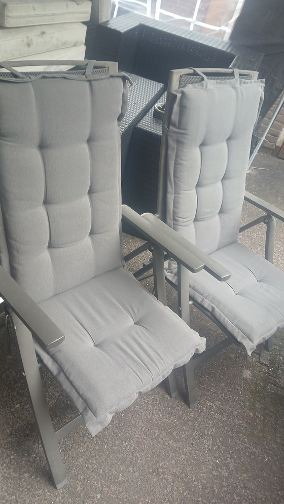 Image 1 of Garden set table + 4 chairs +4 cushions. Neatly maintained