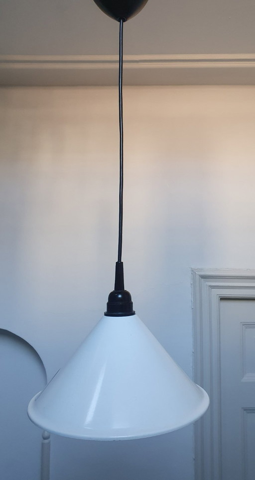 Vintage Hema kegelvormige hanglamp van wit metaal jaren 80