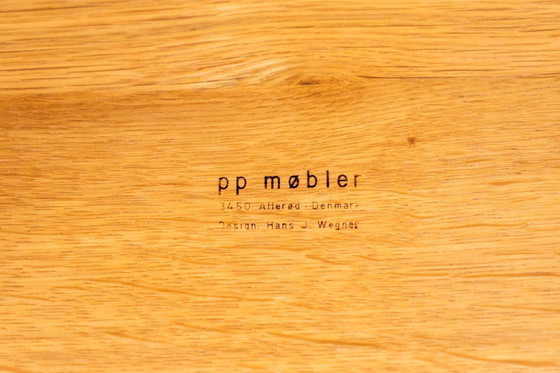 Image 1 of Table basse en chêne par Hans J. Wegner pour PP Møbler (Danemark, années 1960).