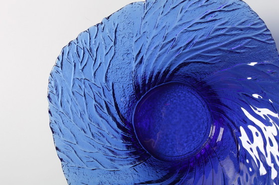 Image 1 of Kobaltblauwe glazen schaal uit het midden van de 20e eeuw: Fins 'Metsä'-ontwerp, jaren 70