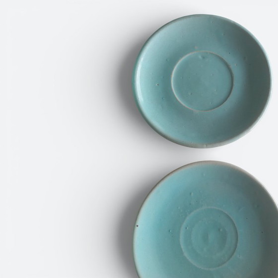 Image 1 of Set van 2 mid-century (1960-1970) handgedraaide steengoed kop-en-schotel sets – studio keramiek 