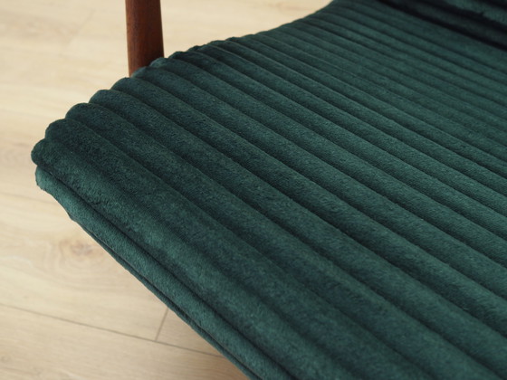 Image 1 of Fauteuil en velours, design danois, années 1970, production : Danemark