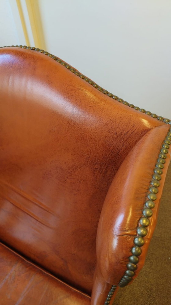 Image 1 of Originaler Damenohrensessel aus Schafsleder