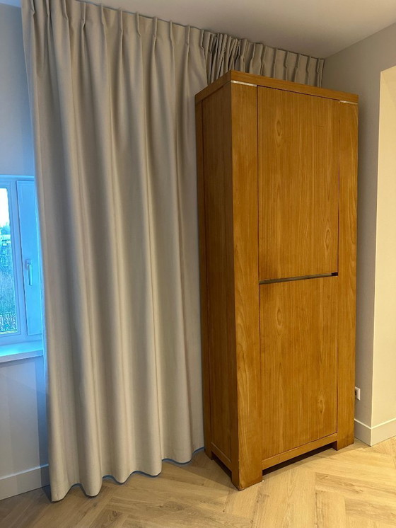 Image 1 of Wunderschöner Teakholz-Kleiderschrank