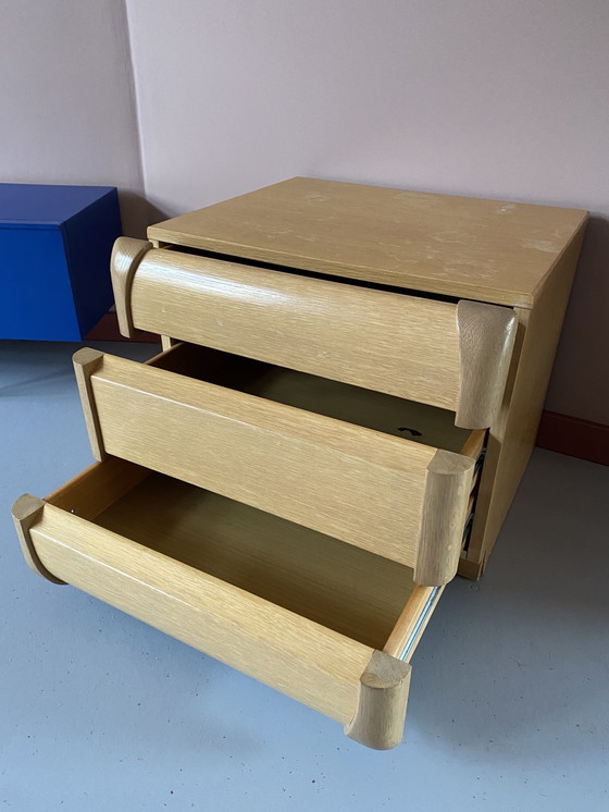 Image 1 of Cómoda de diseño Moser: mesita de noche escultural, estilo moderno de mediados de siglo, década de 1970