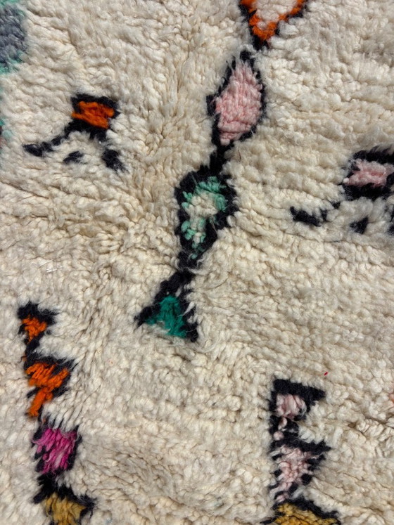 Image 1 of Klein nieuw Marokkaans Berberkleed (Azilal-stijl) van wol.