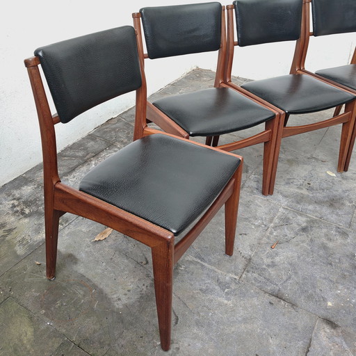 Ensemble de 4 chaises de salle à manger vintage