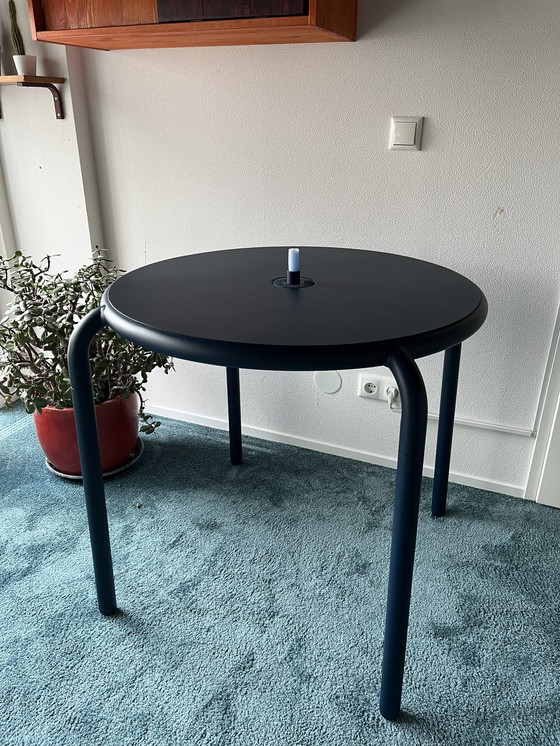 Image 1 of Table Fatboy Toni Bistreau en bleu foncé