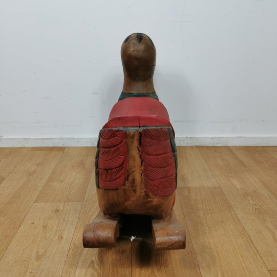 Image 1 of Canard à bascule en bois massif fabriqué à la main en Indonésie