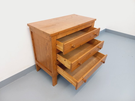 Image 1 of Vintage pine chest of drawers from the 70s/80s