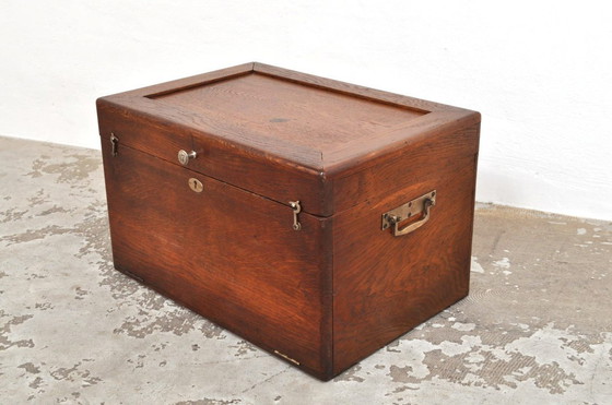 Image 1 of Cómoda antigua de roble con cajones, década de 1900