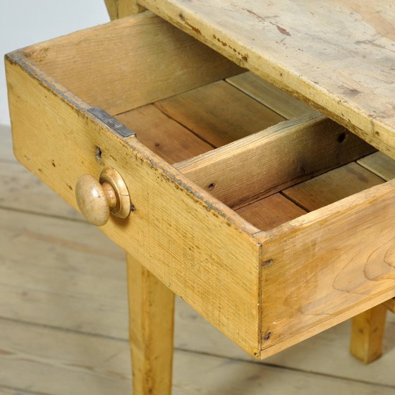 Image 1 of console, vers 1930