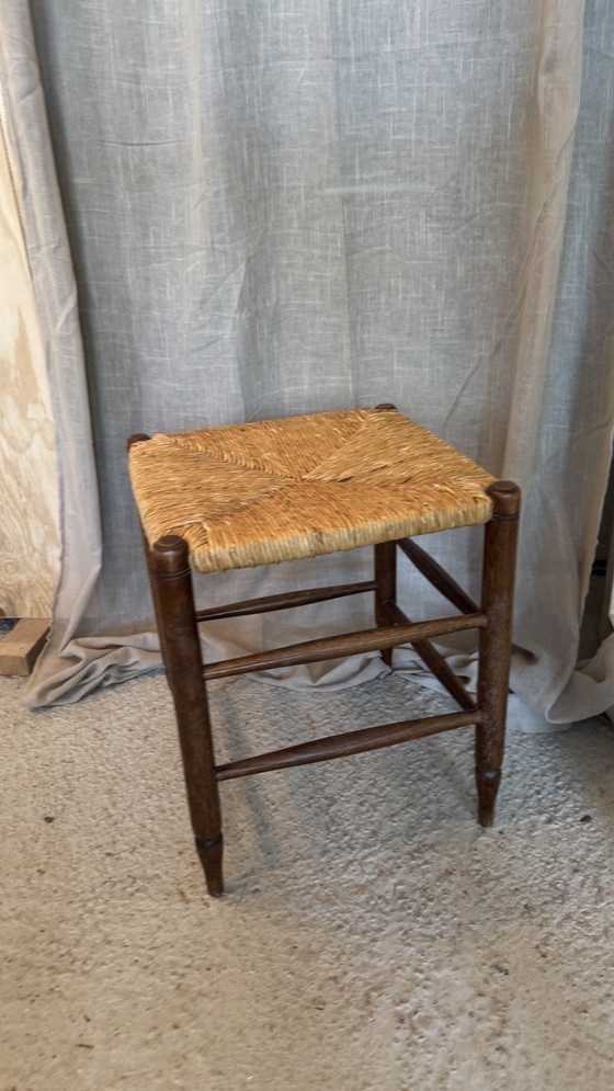 Image 1 of Taburete de mimbre