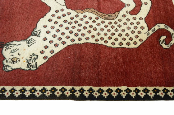 Image 1 of Hand-knotted nomadic rug with tiger motif - Shiraz 118 x 85 cm | Wool, red & beige