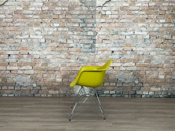 Vitra DAR – Plastique Moutarde | Charles & Ray Eames – Fauteuils, Plastic, Chrome (photo 4 of 17)
