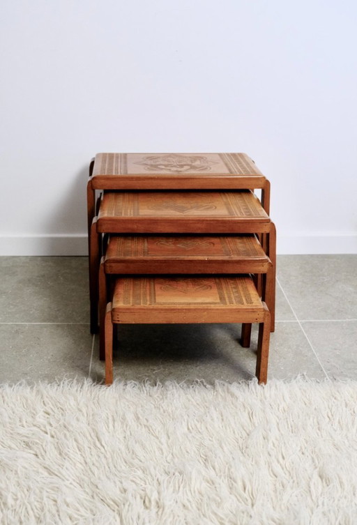 Set of Nesting Tables from the 1940s – bijzettafels, Wood (photo 2 of 7)