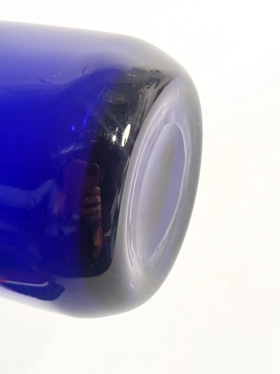 1980s Blue and White Murano Glass Handkerchief Vase (photo 13 of 16)