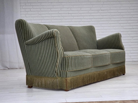 Image 1 of Divano danese a 3 posti, anni '60, velluto verde originale, legno di quercia.