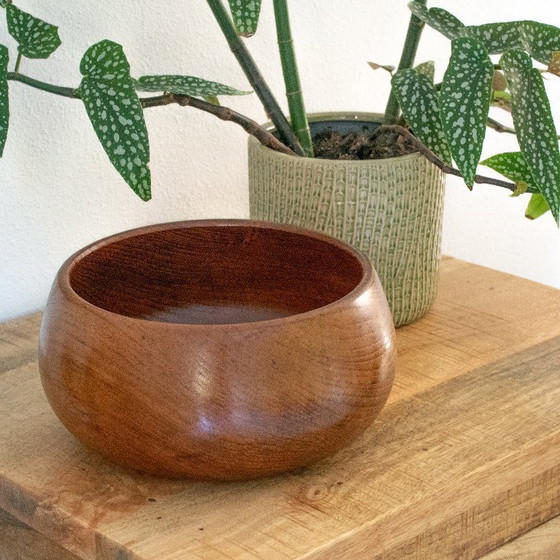 Image 1 of Vintage Deense teakhouten fruit- of saladeschaal: Scandinavisch Reducta-design uit de jaren '60