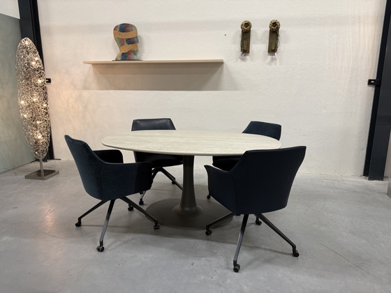 Image 1 of 4 Sedie da pranzo Leolux Callas in tessuto blu/pelle