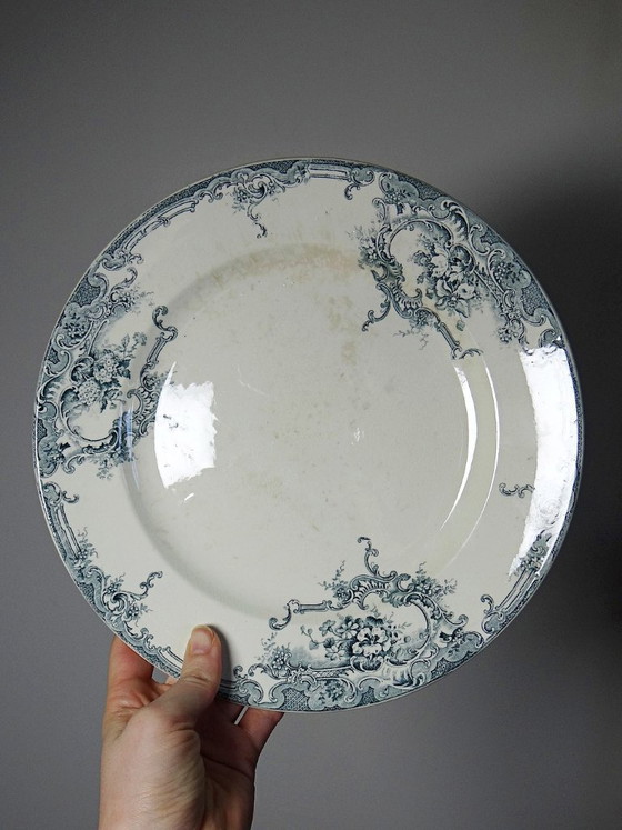 Image 1 of 6 assiettes anciennes Boch Frères Keramis modèle Dauphin décor bleu XIXe-XXe