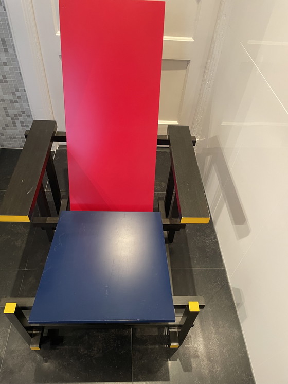 Image 1 of Rietveldstoel van Cassina genummerde editie rood/blauw/ geel