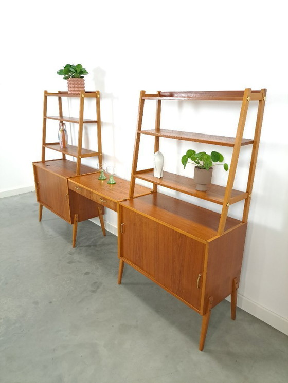Image 1 of Armario doble de chapa de teca con escritorio de Suecia