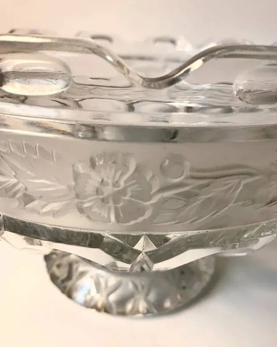 Cut and engraved crystal footed bowl, floral decoration – classic style / centrepiece - 20th century – Glass (photo 6 of 7)