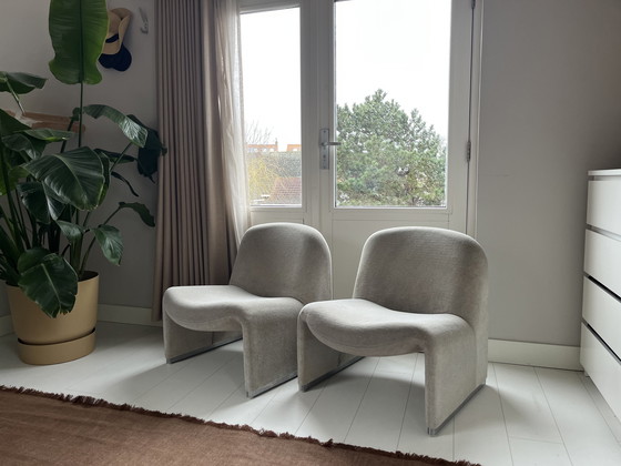 Image 1 of 2 x Artifort Alky